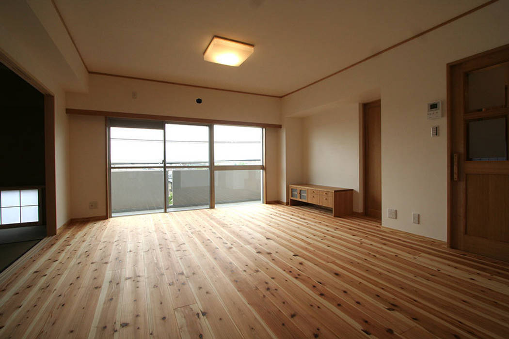 株式会社ローバー都市建築事務所 Eclectic Style Living Room Homify 株式会社ローバー都市建築事務所 Eclectic Style Living Room Homify