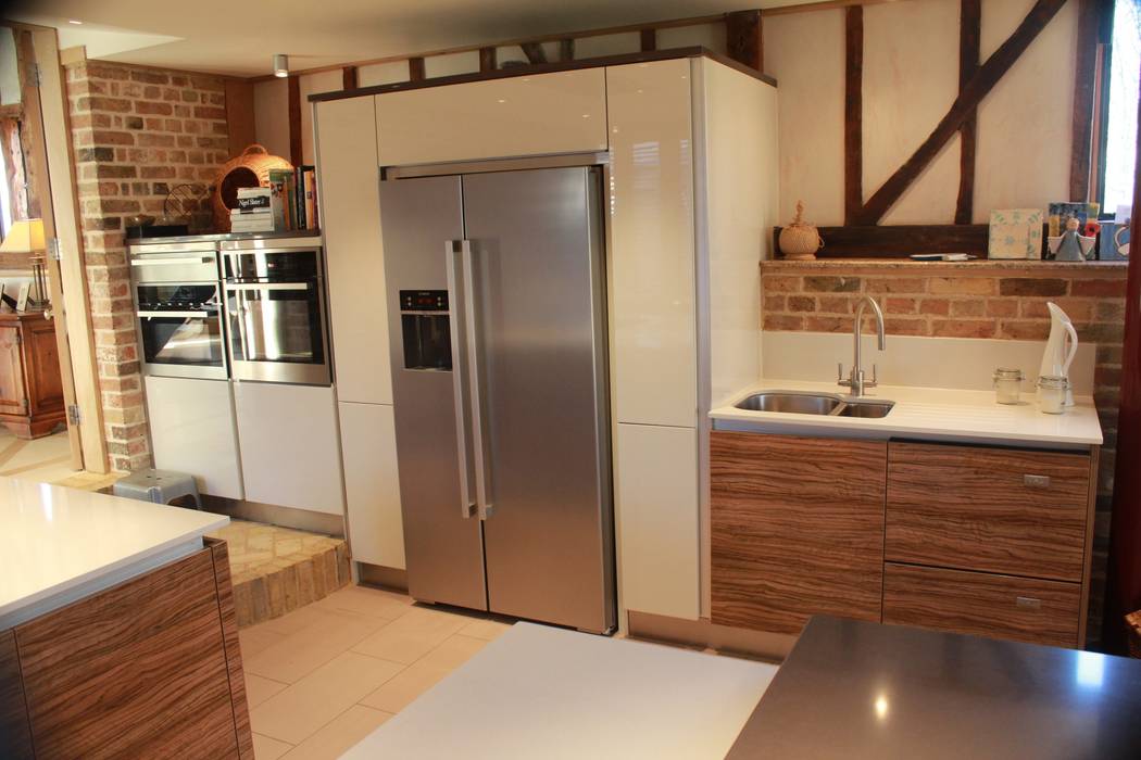 Barn Conversion, Studio3Kitchens Studio3Kitchens Eclectic style kitchen Electronics