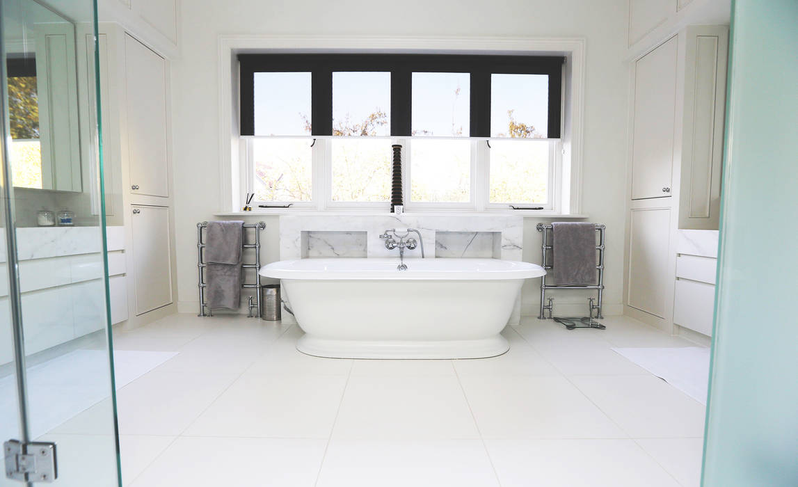 Drummonds Case Study: Tudor House, Roehampton homify Modern bathroom