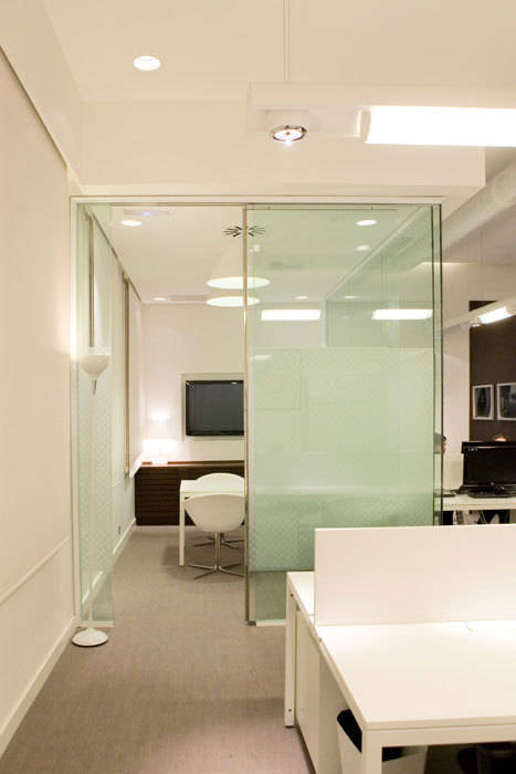Decoración de interior de oficina en Madrid, por Sube Susaeta Interiorismo Sube Interiorismo Espacios comerciales Oficinas y Tiendas