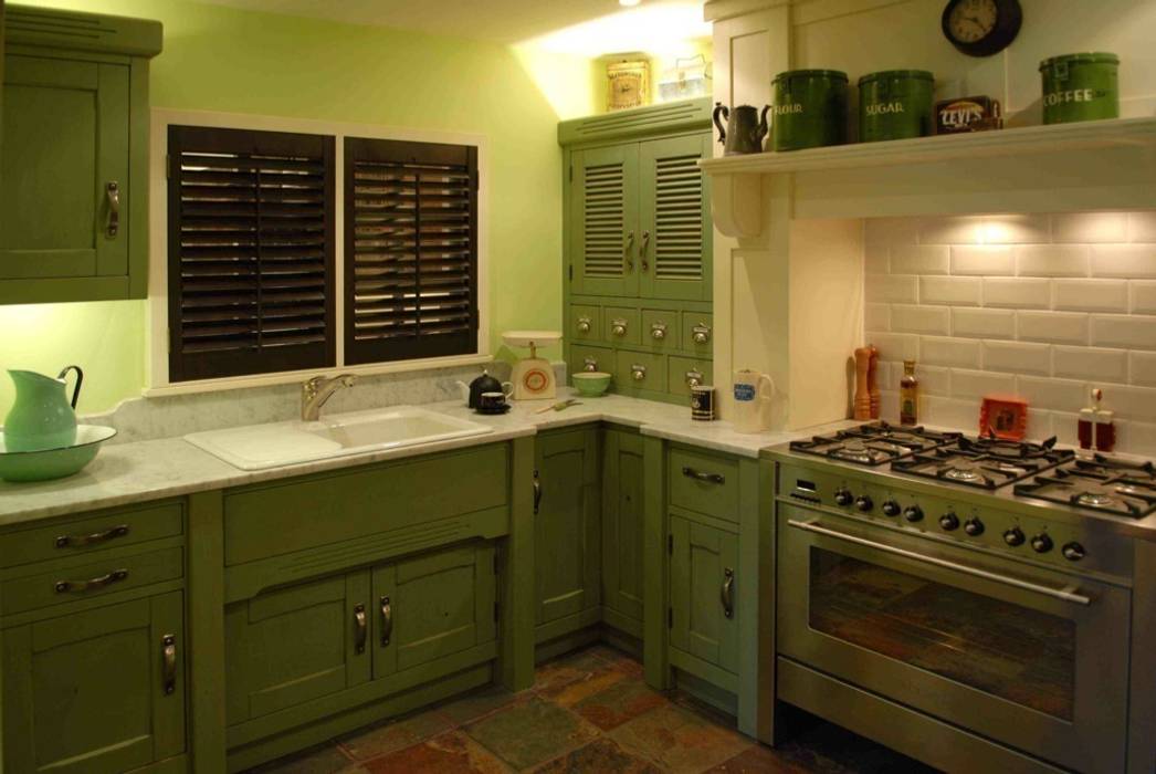 A nod to the 1920's... Hallwood Furniture Kitchen