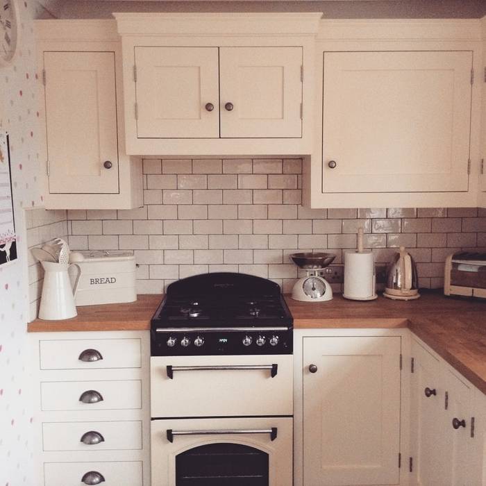 Little Cream Kitchen Hallwood Furniture Classic style kitchen