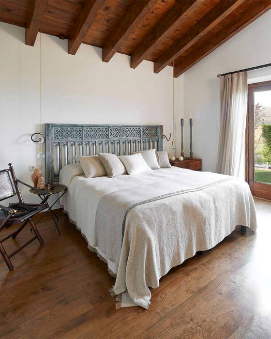 Casa en La Cerdanya. 2013, Deu i Deu Deu i Deu Rustic style bedroom
