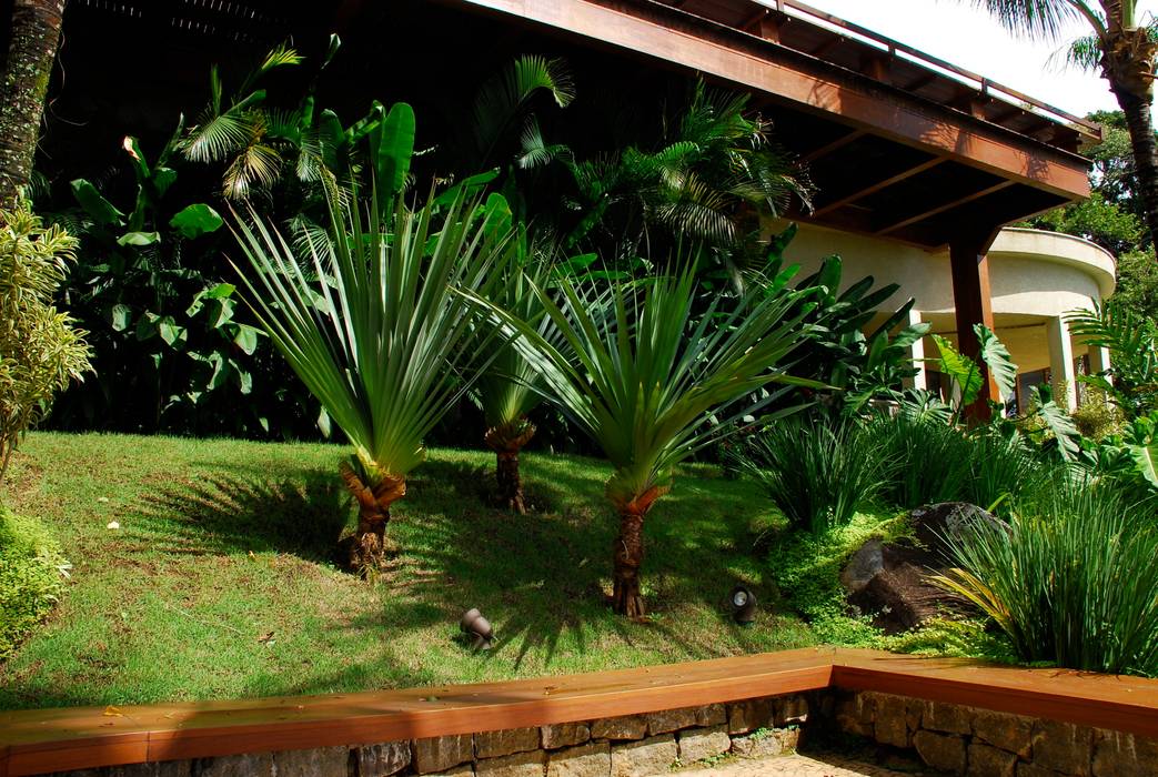 Residência FS - Ilhabela, SP, Gil Fialho Paisagismo Gil Fialho Paisagismo Jardins tropicais