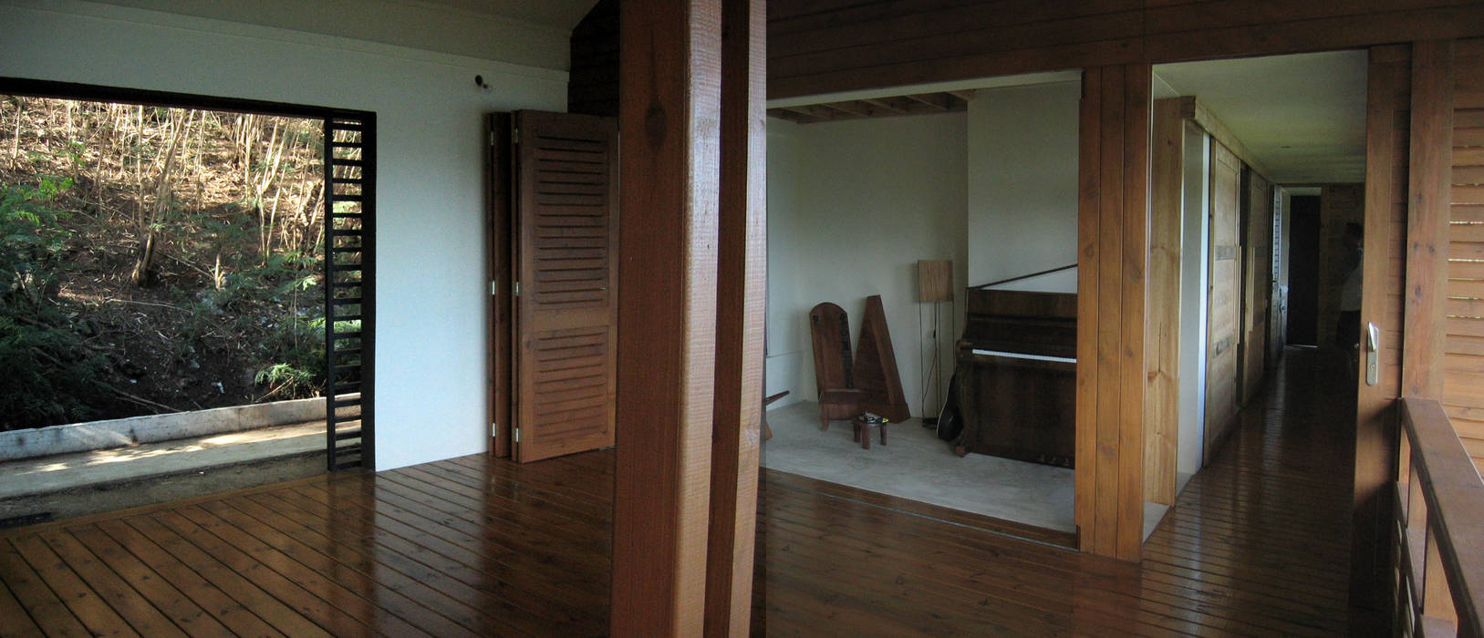 GANNE house - living room/music lounge STUDY CASE sas d'Architecture Salon tropical