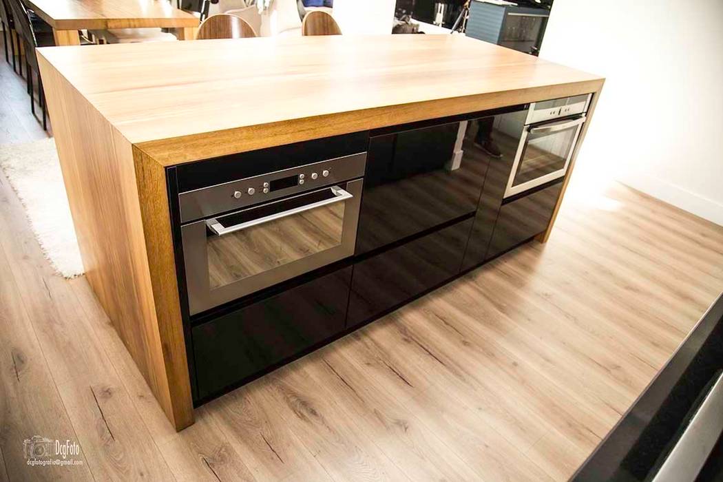 Black & Wood ,lo bonito de ser diferente, Cocinas CJR Cocinas CJR Modern kitchen Bench tops