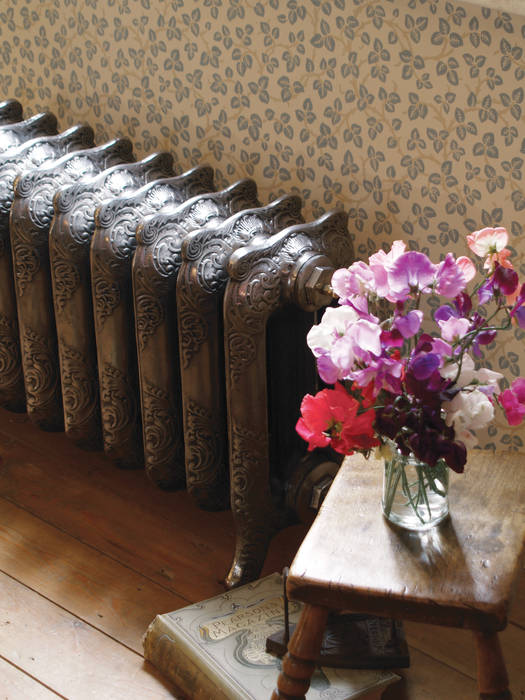 The Rococo 460mm Cast Iron Radiator UKAA | UK Architectural Antiques Corredores, halls e escadas clássicos Acessórios e decoração