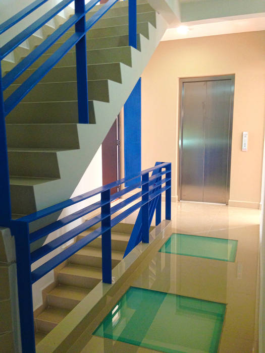 Acceso Departamentos Grupo Siobles Pasillos, vestíbulos y escaleras modernos
