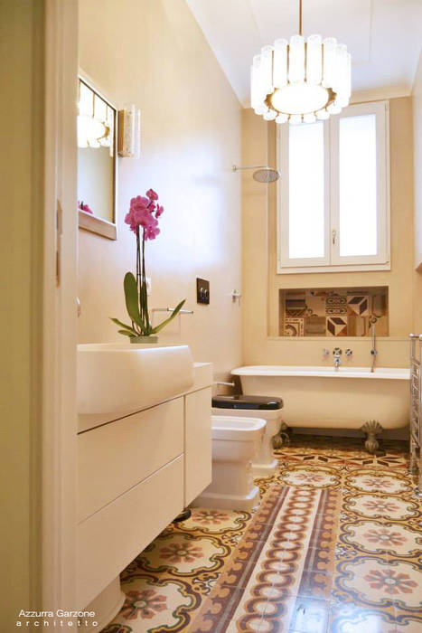 Casa privata BARI. QUARTIERE MURAT, Palazzo primi anni '20., Azzurra Garzone architetto Azzurra Garzone architetto Classic style bathroom