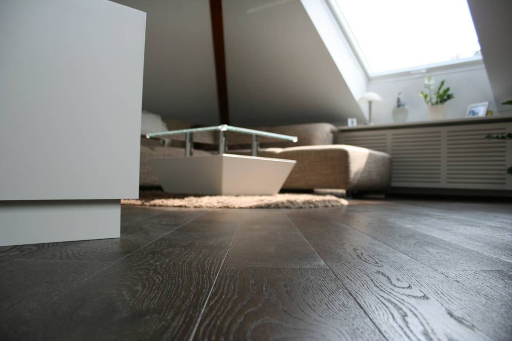 Umbau Einer Wohnung Im Dachgeschoss Moderne Wohnzimmer Von Lico