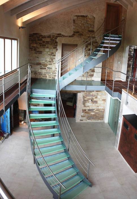Glastreppe Luxemburg - Treppe des Jahres 2012 lifestyle-treppen.de Moderner Flur, Diele & Treppenhaus