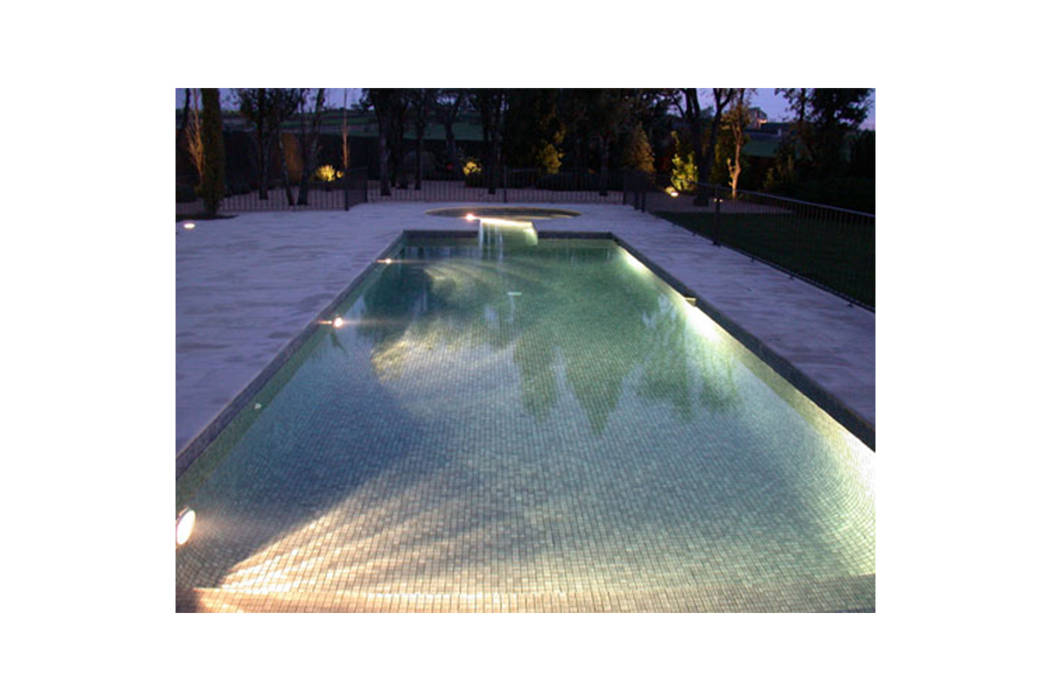 Proyectos de piscinas, CONILLAS - exteriors CONILLAS - exteriors Modern pool