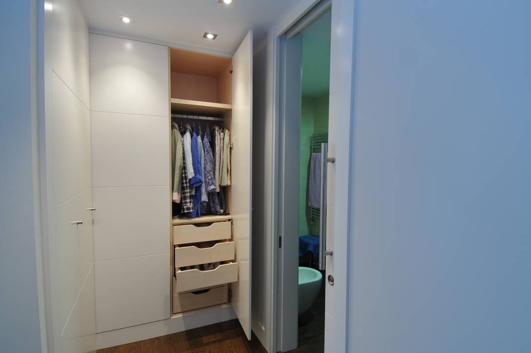 ARMARIOS, PRIBURGOS SLU PRIBURGOS SLU Modern Dressing Room Wardrobes & drawers