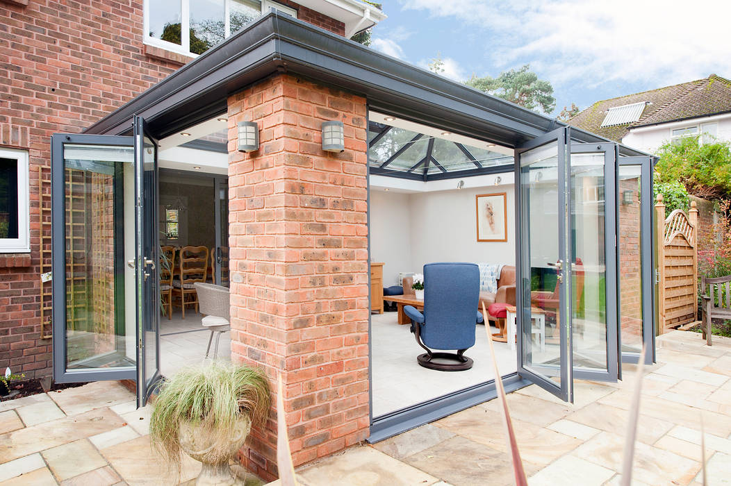 Modern Garden Room homify Modern style conservatory