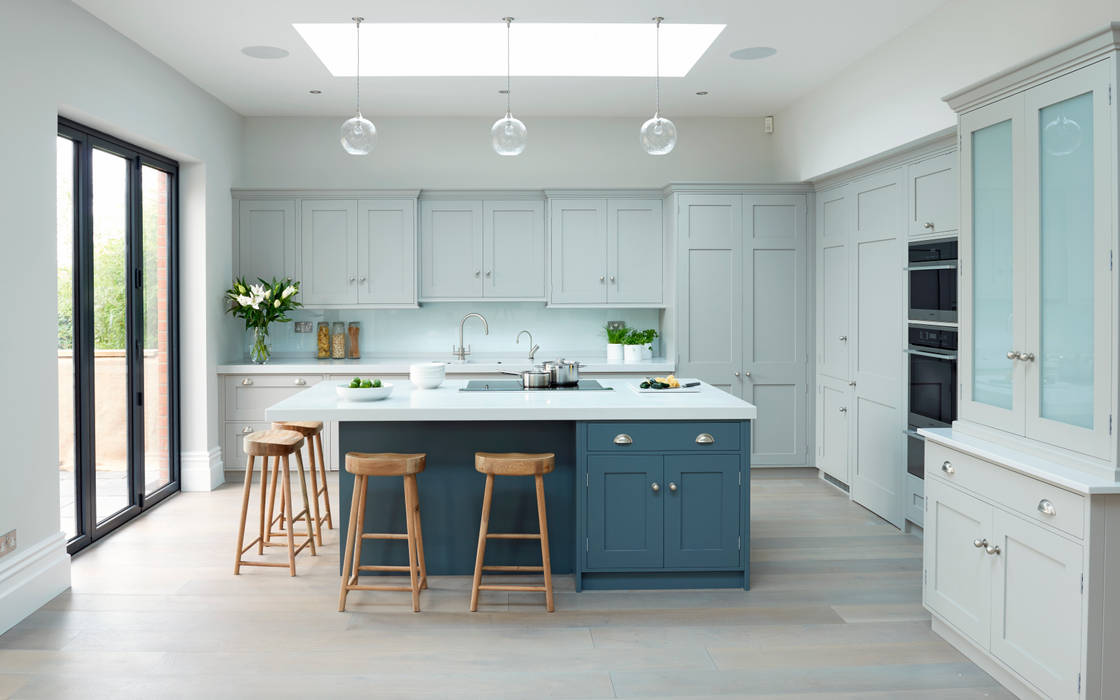 Modern meets Edwardian. Rencraft Classic style kitchen