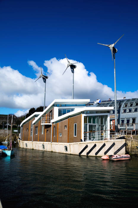 Floating Office on a 1941 WWII Ferro Cement Barge, Märraum Märraum Commercial spaces Office buildings