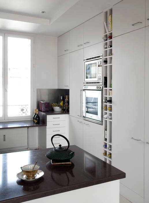 Appartement familial atypique : réaménagement de chambres de services-Paris-16e , ATELIER FB ATELIER FB ห้องครัว