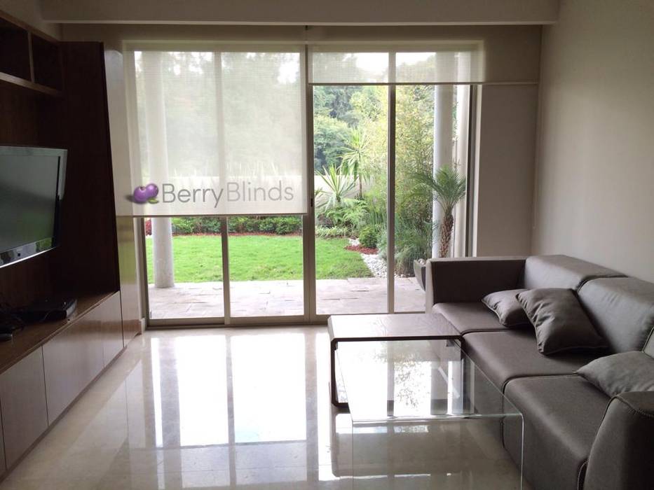 CORTINAS Y PERSIANAS RESIDENCIA EN SANTA FE, BERRY BLINDS INTERIORISMO BERRY BLINDS INTERIORISMO Modern Windows and Doors Blinds & shutters