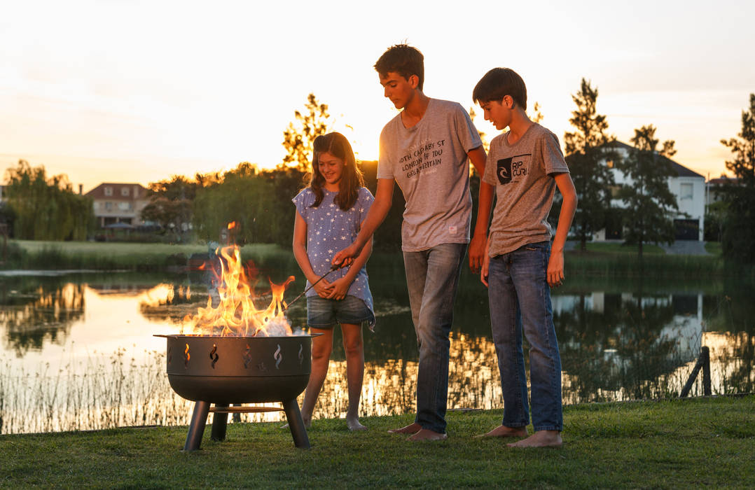 Hogares insertables Nuke, Ñuke Ñuke Jardin moderne Cheminées & Barbecues