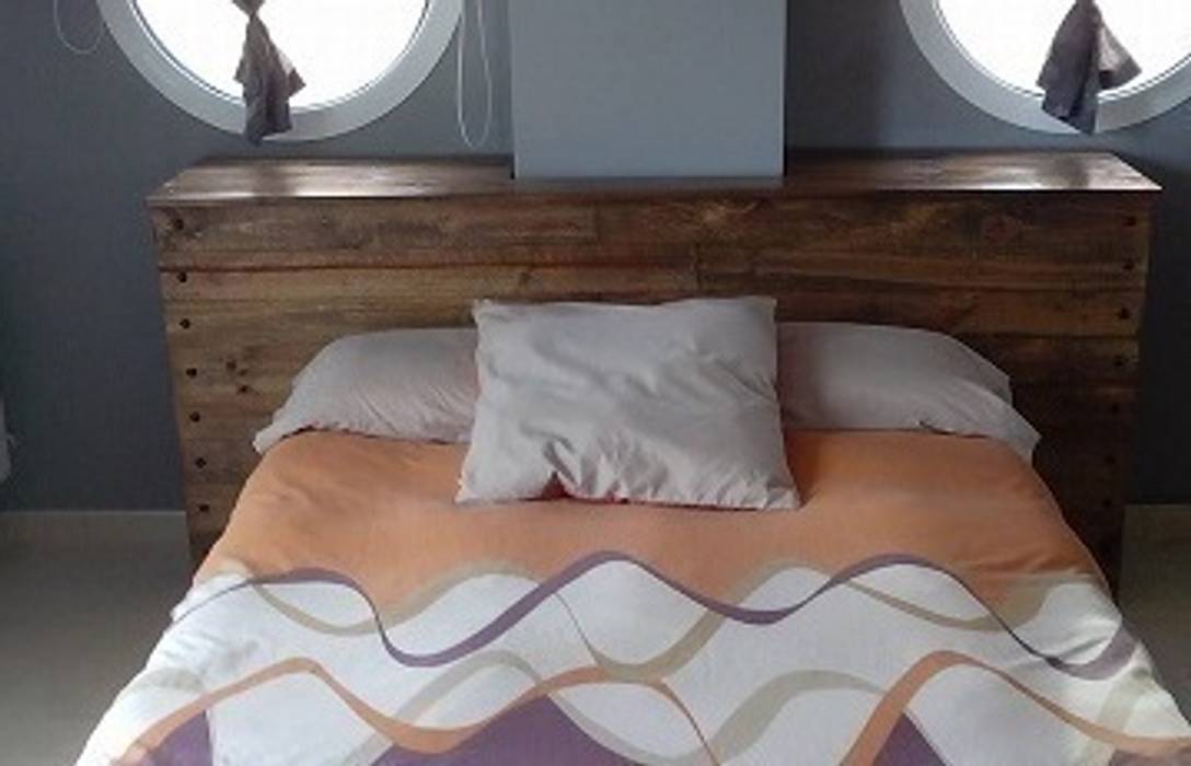cabezal cama con palets, RECICLA'RT RECICLA'RT Dormitorios de estilo rústico Camas y cabeceros