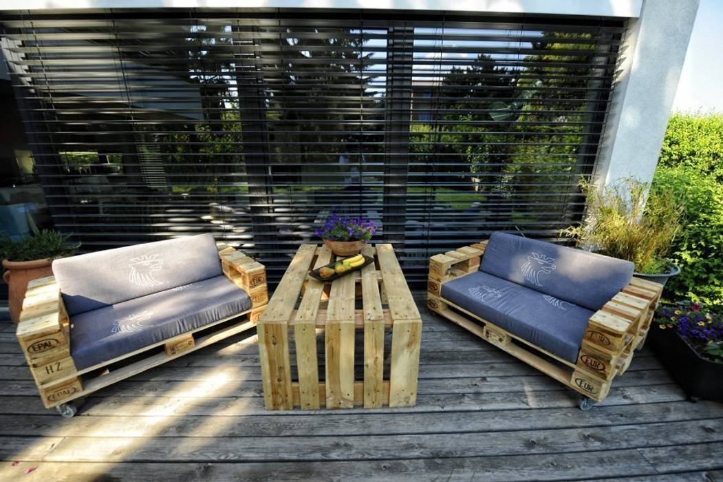 Das Sofa Hermann palettenmoebel.at Industrialer Balkon, Veranda & Terrasse Möbel
