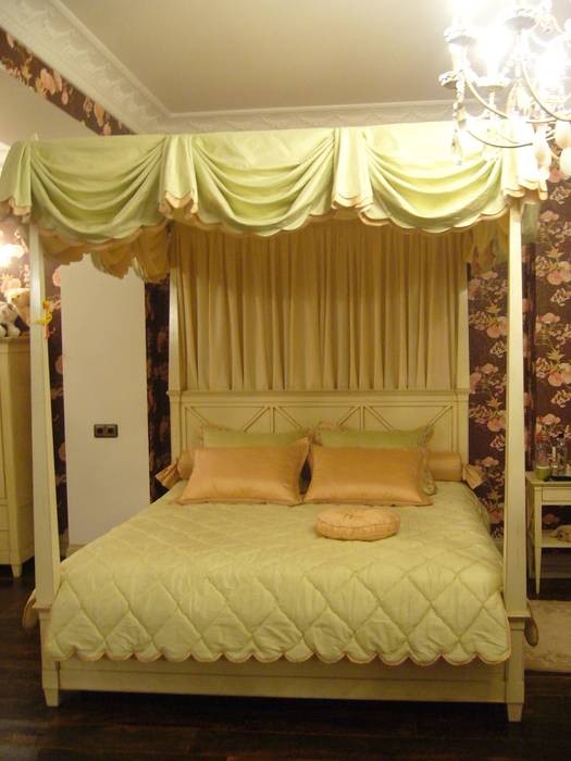 Дом на Рублевском шоссе, Prosperity Prosperity Eclectic style bedroom Beds & headboards