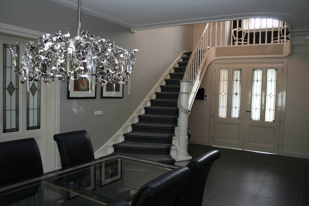 Mooie klassieke wit gelakte Allstairs design trappen, Allstairs Trappenshowroom Allstairs Trappenshowroom Stairs Stairs