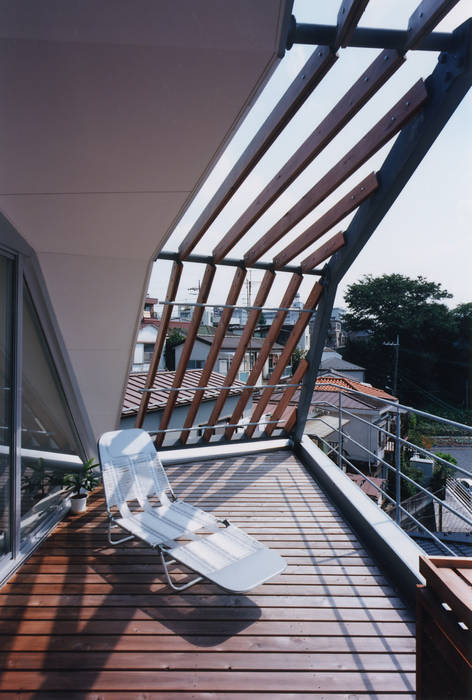 バルコニー 一級建築士事務所 バサロ計画 モダンデザインの テラス