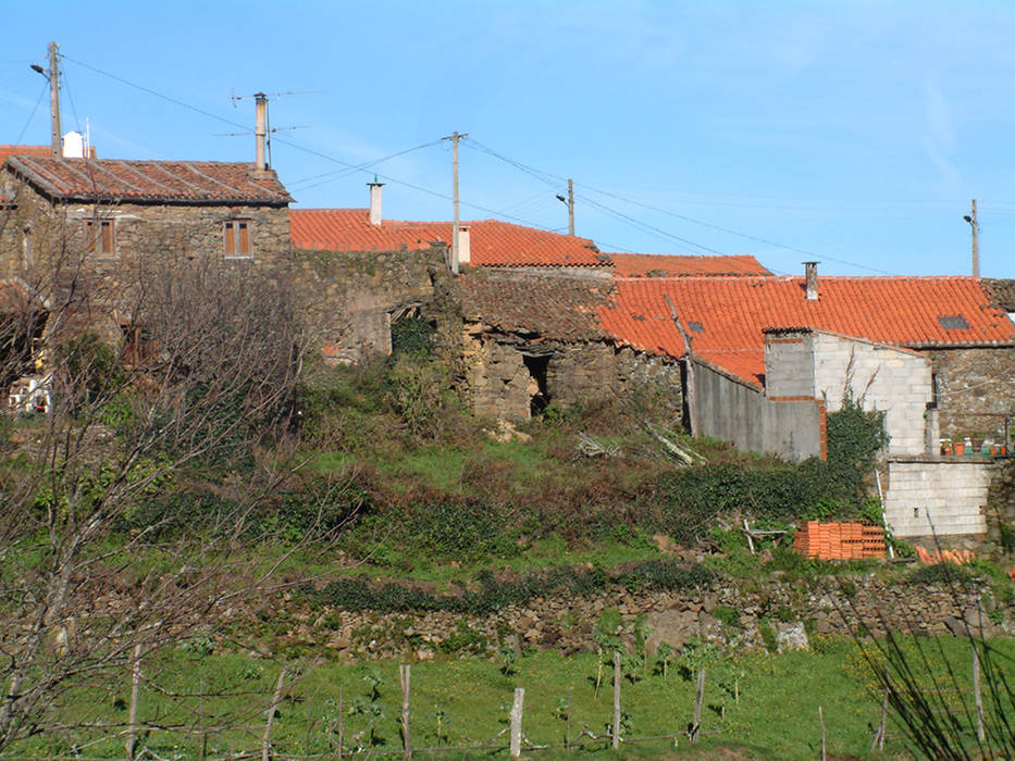 Remodelação de casa no Gondramaz, Atelier do Corvo Atelier do Corvo Moderne Häuser