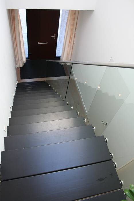 zwevende trap met glazen balustrade, Allstairs Trappenshowroom Allstairs Trappenshowroom Escaleras Escaleras