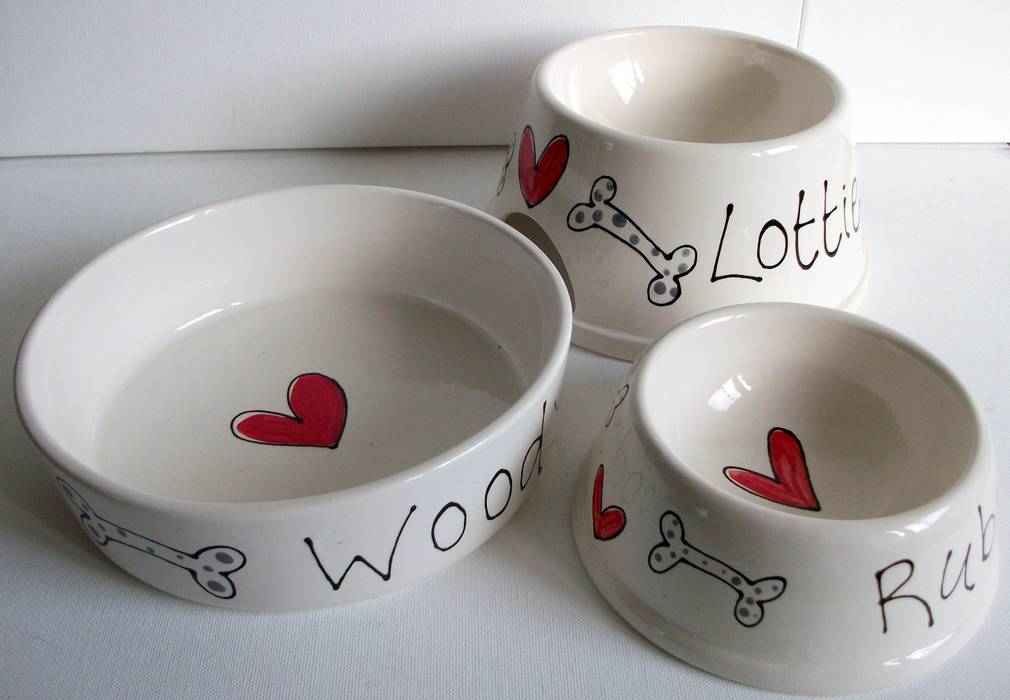 Personalised Dog Bowls Hearts and Bones homify مطبخ أدوات المطبخ