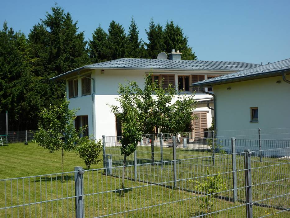 Ostseite Architekt Namberger Einfamilienhaus Schiebeläden,Holz,Walmdach,Blechdach