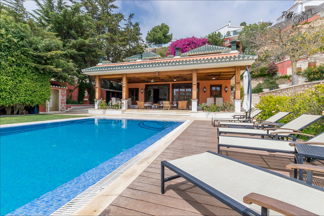 Villa de lujo en Málaga con toques tropicales, Per Hansen Per Hansen Tropical style pool