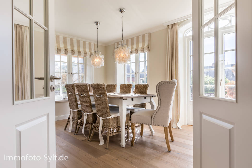 Reetdach Neubau, Immofoto-Sylt Immofoto-Sylt Country style dining room