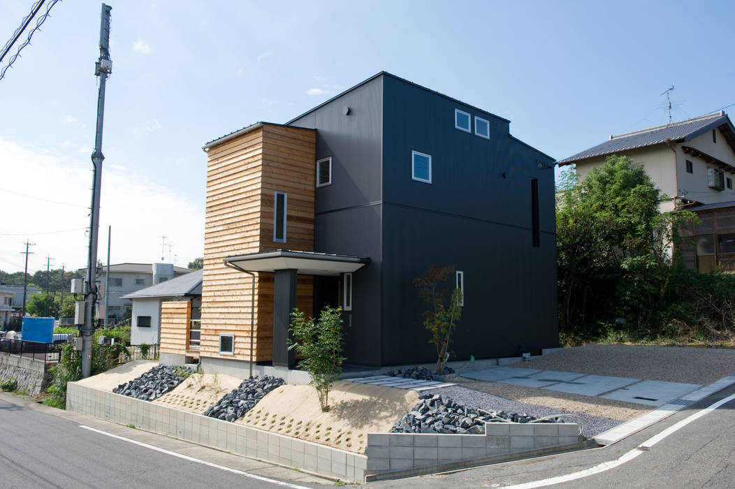 さまざまの居所のある住まい, m+h建築設計スタジオ m+h建築設計スタジオ モダンな 家