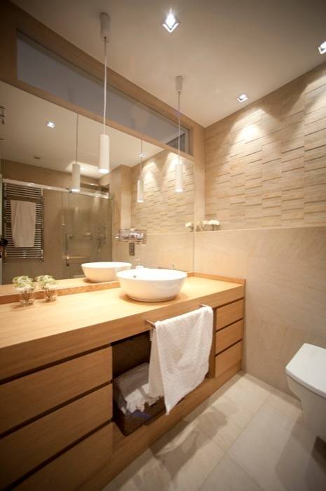 Sube Susaeta Interiorismo - Sube Contract diseño interior de casa con gran cocina, Sube Interiorismo Sube Interiorismo Baños de estilo moderno iluminación para el cuarto de baño,pavimento del cuarto de baño,mobiliario para el cuarto de baño,lavabo,lavamanos