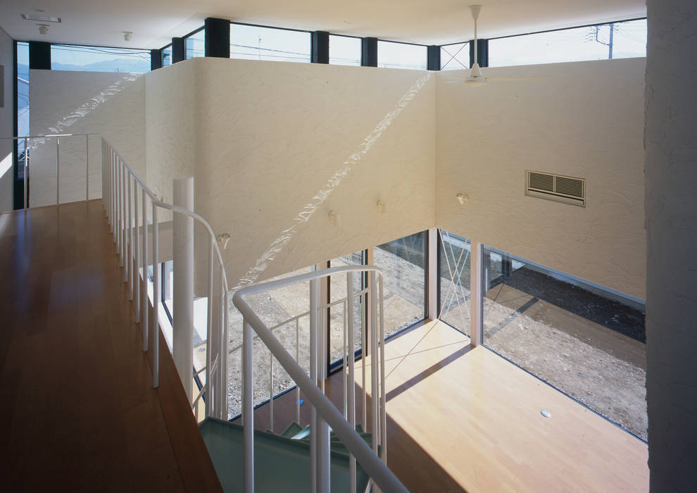 エンガワ／Engawa, W.D.A W.D.A Modern corridor, hallway & stairs