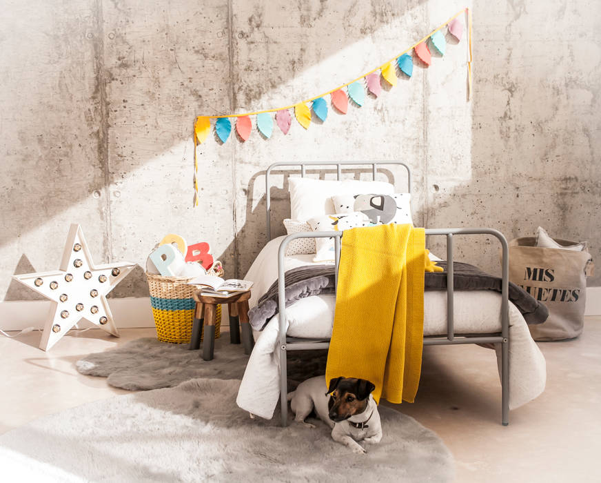 Ideas para decorar una habitación infantil de estilo industrial. , BEL AND SOPH BEL AND SOPH Phòng ngủ phong cách công nghiệp Beds & headboards