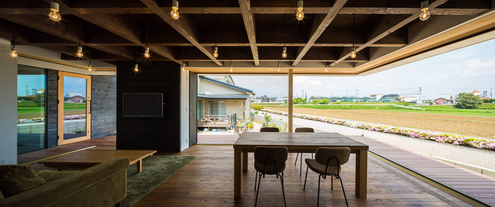ふたつの芽 murase mitsuru atelier インダストリアルデザインの ダイニング 縁側 中間領域 可動家具 柱のない家