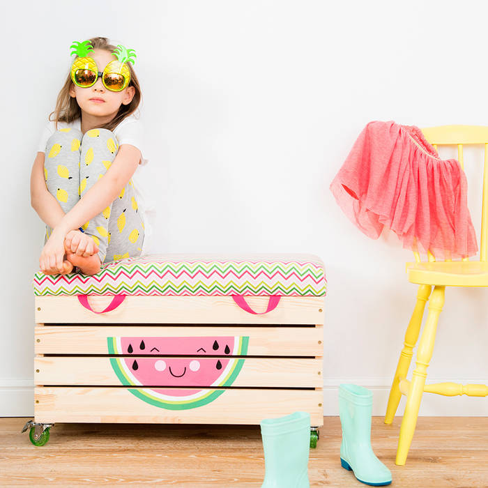 ​Wooden toy box “Watermelove”, NOBOBOBO NOBOBOBO Cuartos infantiles de estilo escandinavo Almacenamiento