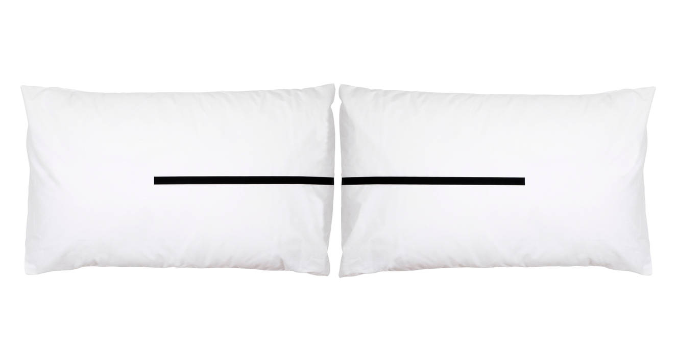 'Together' pillowcase set Above and Beyond Camera da letto minimalista Tessili