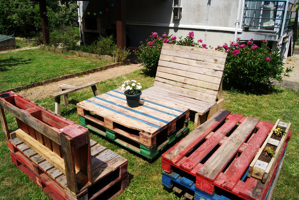 Mobilier de jardin en palettes recyclées, creationsecopalettes creationsecopalettes Jardines de estilo ecléctico Mobiliario