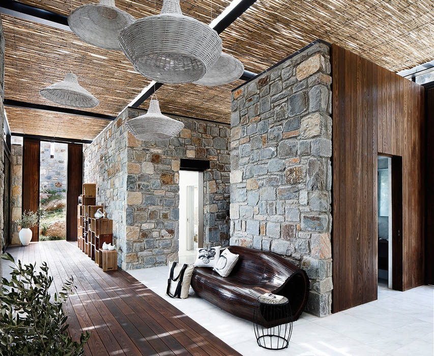 Pasillos y vestíbulos de estilo  por Engel & Völkers Bodrum, Moderno   