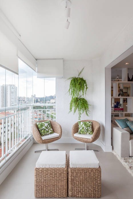 APARTAMENTO, MARCY RICCIARDI ARQUITETURA & INTERIORES MARCY RICCIARDI ARQUITETURA & INTERIORES minimalist style balcony, porch & terrace