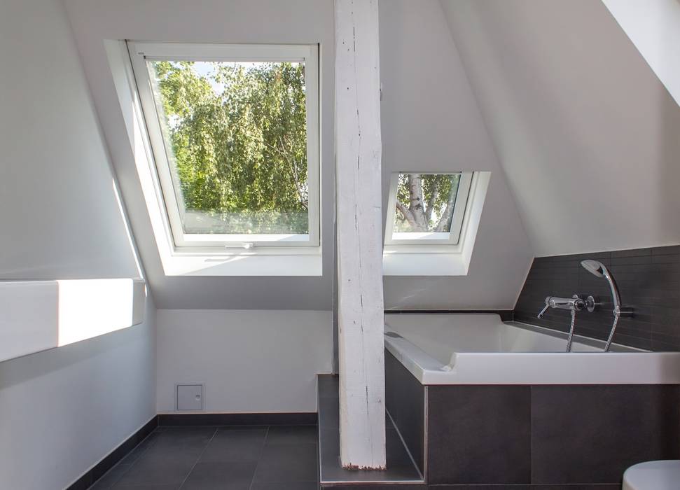 Wannenbad Haus L Moderne Badezimmer Von Lena Klanten Architektin Modern Fliesen Homify
