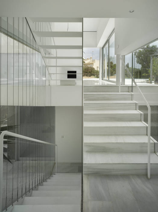 Interior DeVillarCHacon Pasillos, vestíbulos y escaleras de estilo mediterráneo