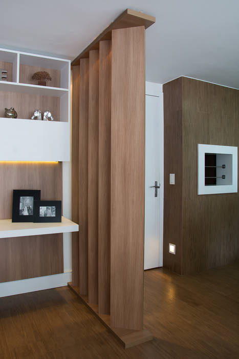 Apartamento Lindóia, Bibiana Menegaz - Arquitetura de Atmosfera Bibiana Menegaz - Arquitetura de Atmosfera Corredores, halls e escadas minimalistas