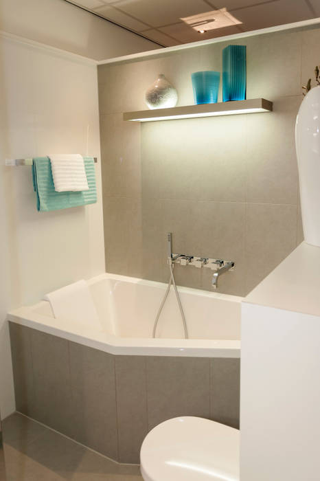 Am Badkamers Showroom Modern Door Am Badkamers Modern Homify