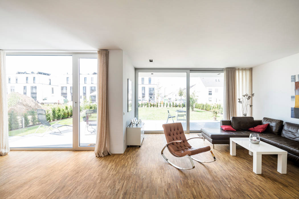 Wohnhaus Köln Widdersdorf, Corneille Uedingslohmann Architekten Corneille Uedingslohmann Architekten Living room