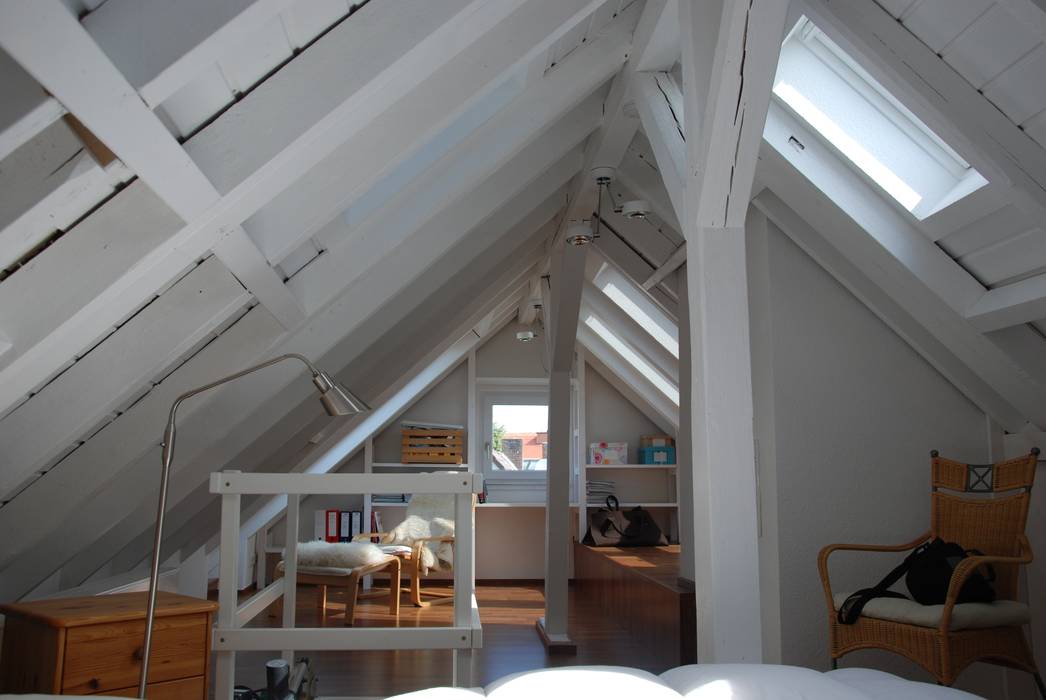 Ausgebauter Spitzboden Moderne Wohnzimmer Von Simone Juschke Innen Architektur Modern Homify